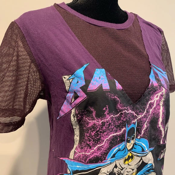 Forever 21 Bat Man Over Sized T-Shirt - Picture 2 of 3